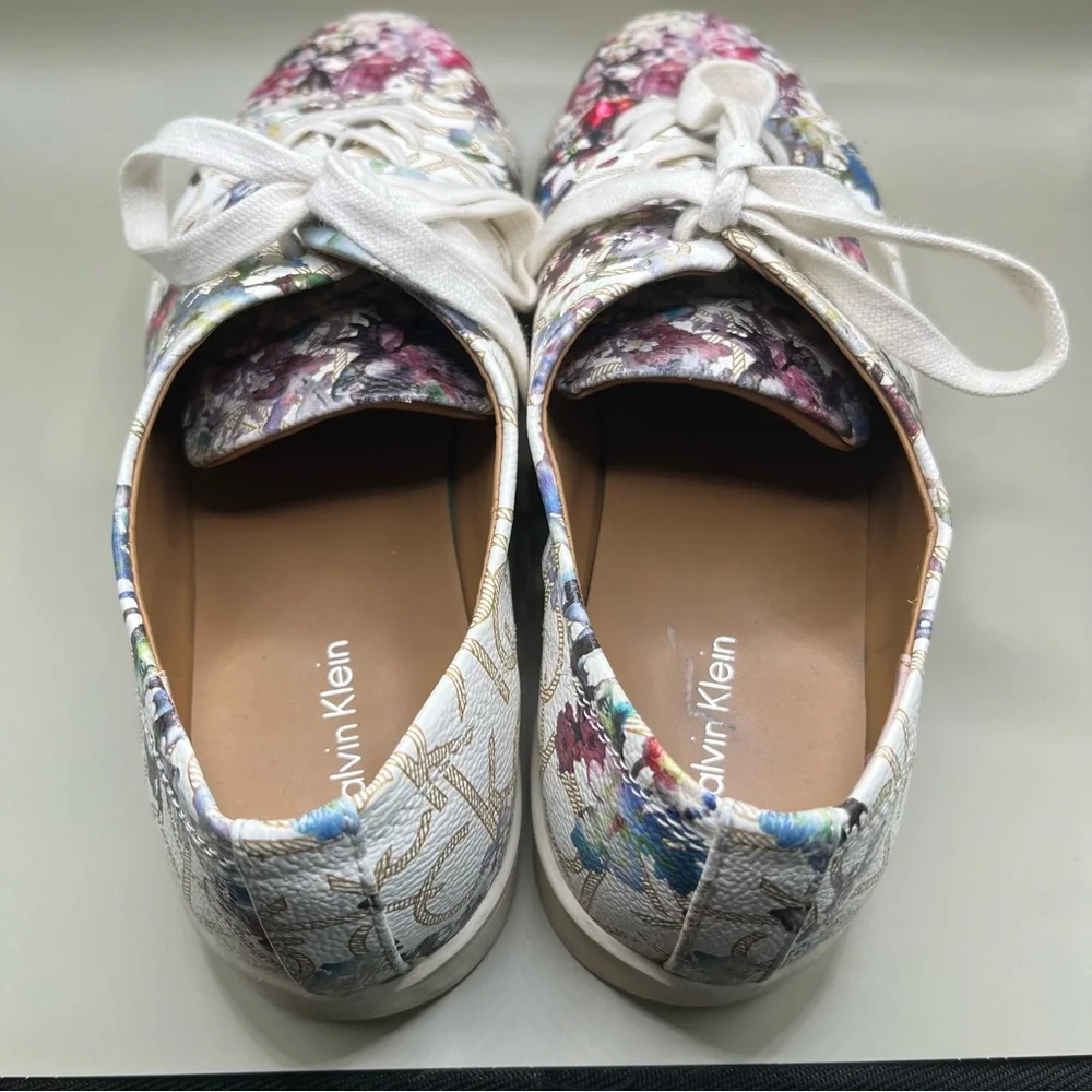 Calvin Klein Imilia Sneakers Floral on White Background Sz‎ 9.5